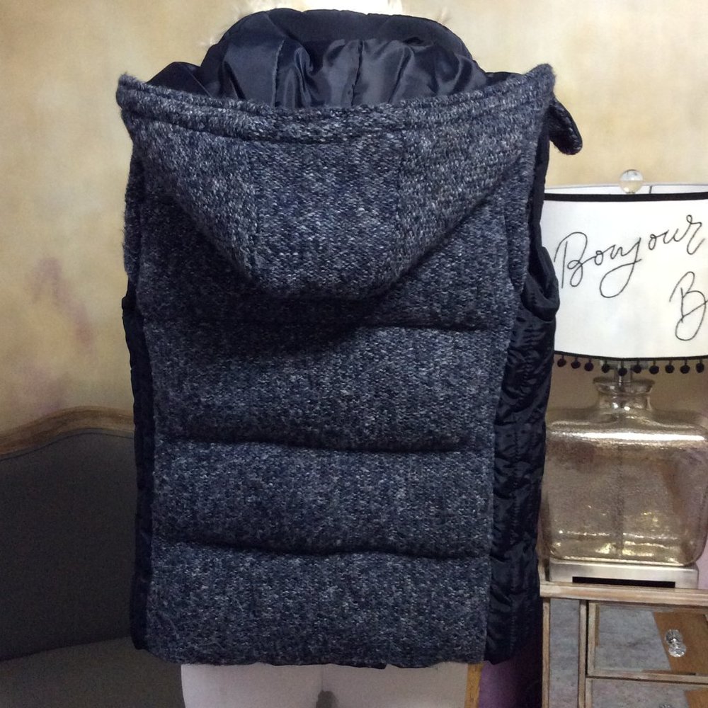 NWOT navy crop puffer vest, size L